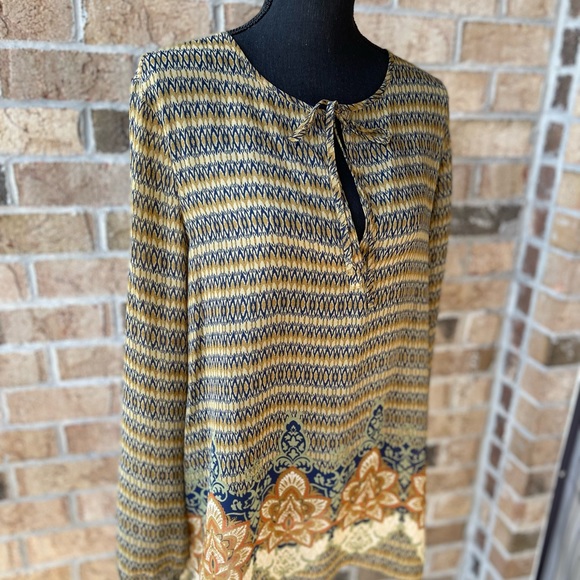 Ann Taylor Women’s Lightweight Tie-Front Blouse - Picture 6 of 8